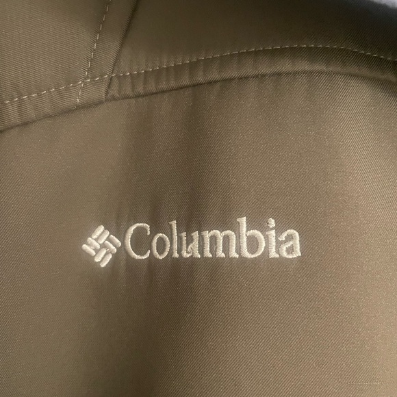Mens Columbia Spring Coat. - Picture 3 of 4